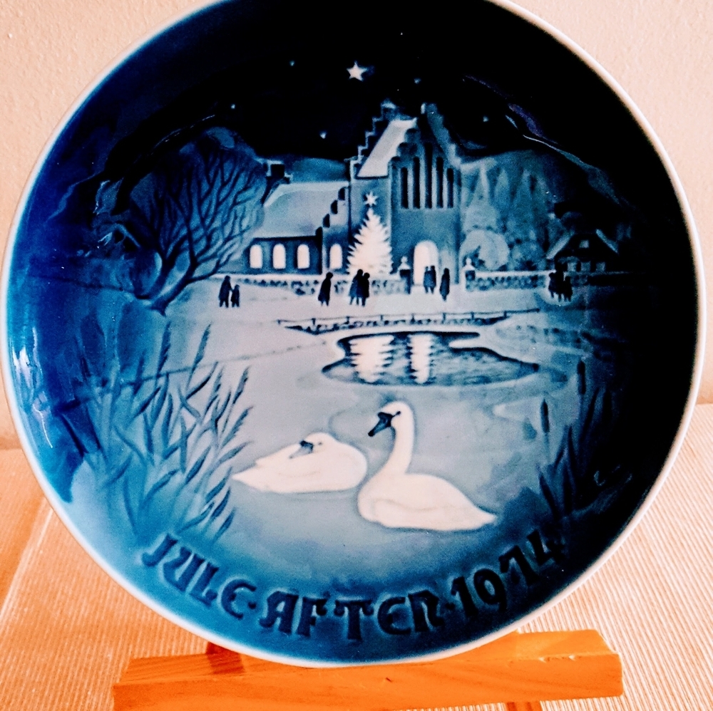 💲PRICE DROP! 🔽 B&G Blue/White Plate - "Christmas in the Village"🎄⛪️